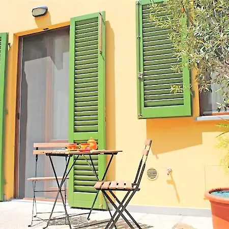 House Nubia, San Frediano, Near Ponte Vecchio, With Free Private Parking Lot Apartment Florence Exterior photo