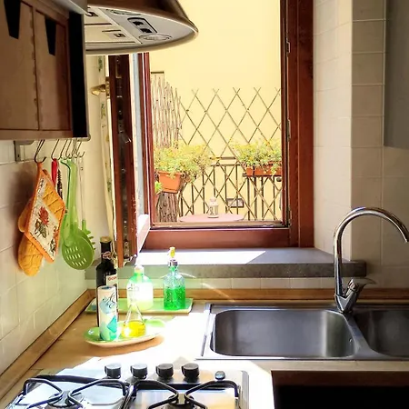 House Nubia, San Frediano, Near Ponte Vecchio, With Free Private Parking Lot Apartment Florence Exterior photo