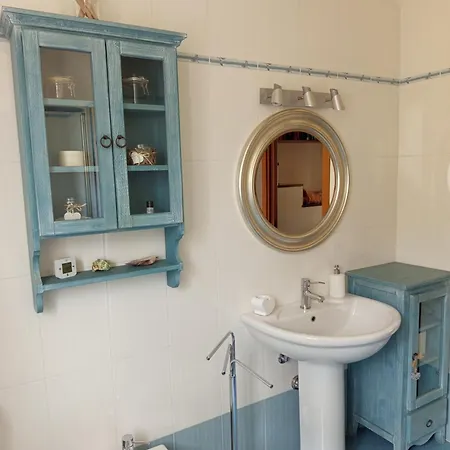 House Nubia, San Frediano, Near Ponte Vecchio, With Free Private Parking Lot Apartment Florence Exterior photo