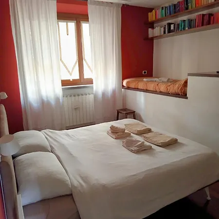House Nubia, San Frediano, Near Ponte Vecchio, With Free Private Parking Lot Apartment Florence Exterior photo