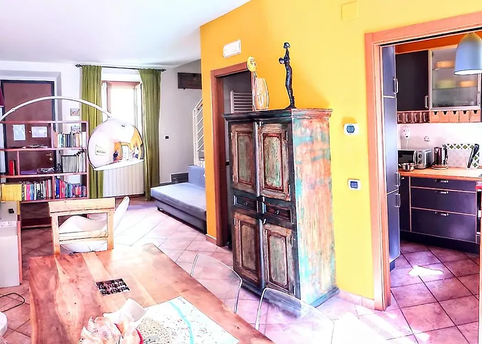 House Nubia, San Frediano, Near Ponte Vecchio, With Free Private Parking Lot