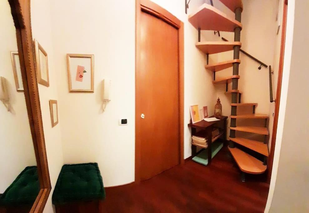Apartment House Nubia, San Frediano, Near Ponte Vecchio, With Free Private Parking Lot Florence
