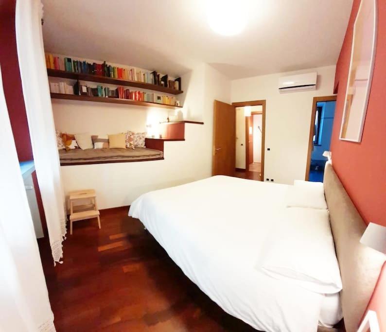 Apartment House Nubia, San Frediano, Near Ponte Vecchio, With Free Private Parking Lot Florence