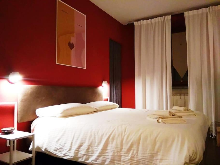 House Nubia, San Frediano, Near Ponte Vecchio, With Free Private Parking Lot *
